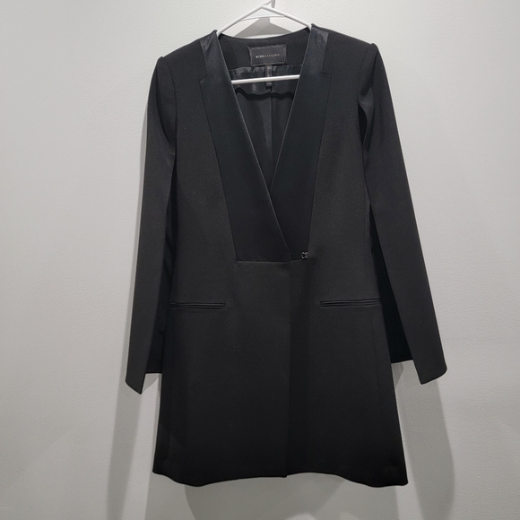 BCBGMaxAzria Jackets & Blazers - XXS BCBG Maxazria Black Cape Vest/Blazer
